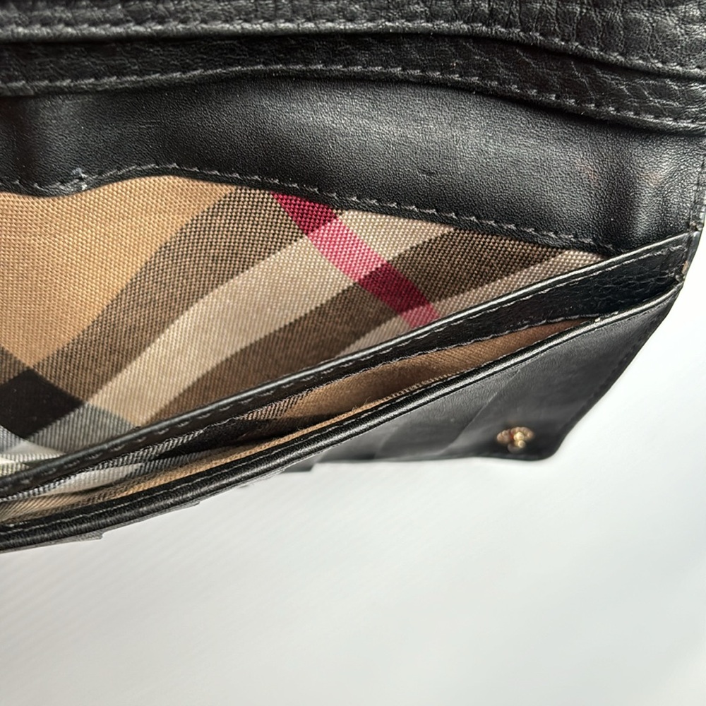 Burberry snap and zip black leather wallet - Picture 8 of 10